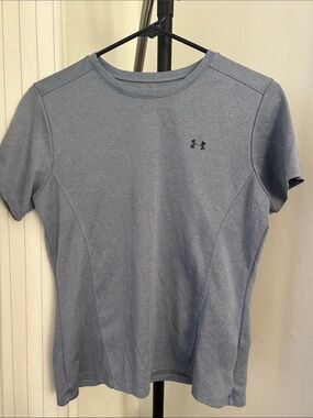 Under Armour Women’s Short Sleeve Performance Tee in Grey